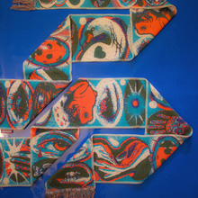 Load image into Gallery viewer, &#39;Woven Omen&#39; Scarf
